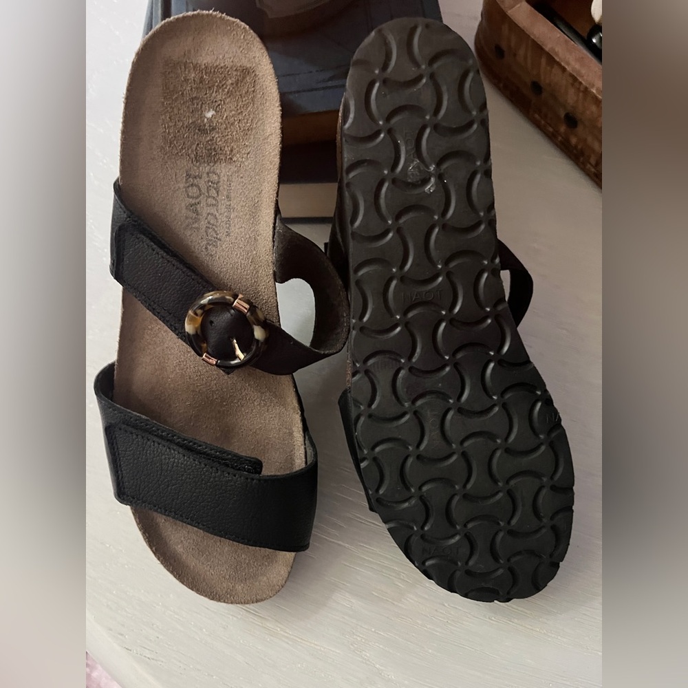 NAOT - Anabel Sandal - effortless slide sandal buckle Accent size 39 nwot - Picture 3 of 5